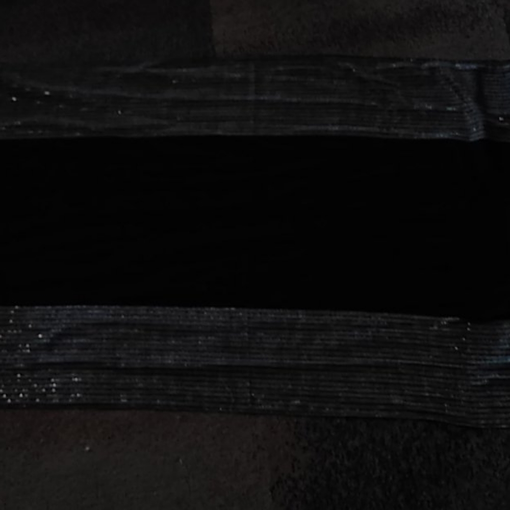 Scarf with fringed edges